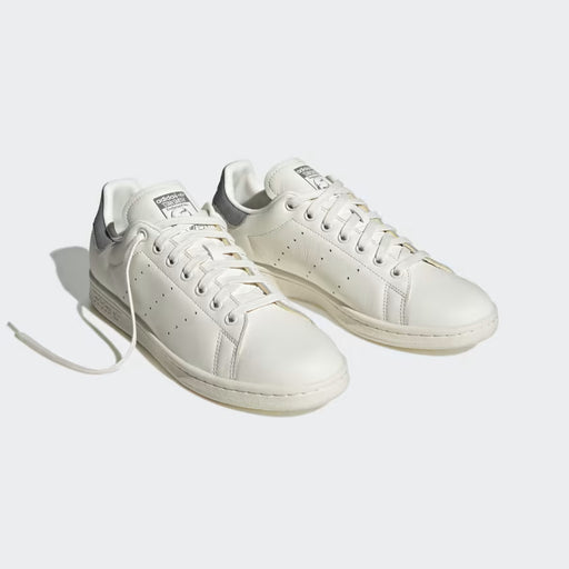 Chaussures pour hommes, Homme, Chaussure, Chaussures de sport, Sneakers, Basket, Tennis de marche, Légères, Respirantes, Confortables, Amorti, Tige en maille, Semelle antidérapante, Technologie d'amorti, Meilleures baskets, Style Urbain, Adidas  Men's shoes, men, Best sneakers, Lightweight, Breathable, Walking sneakers, Cushioned, Mesh upper, Non-slip, sole, Cushioning, technology, Running sneakers, Walking, sneakers, Style Urbain, Montreal